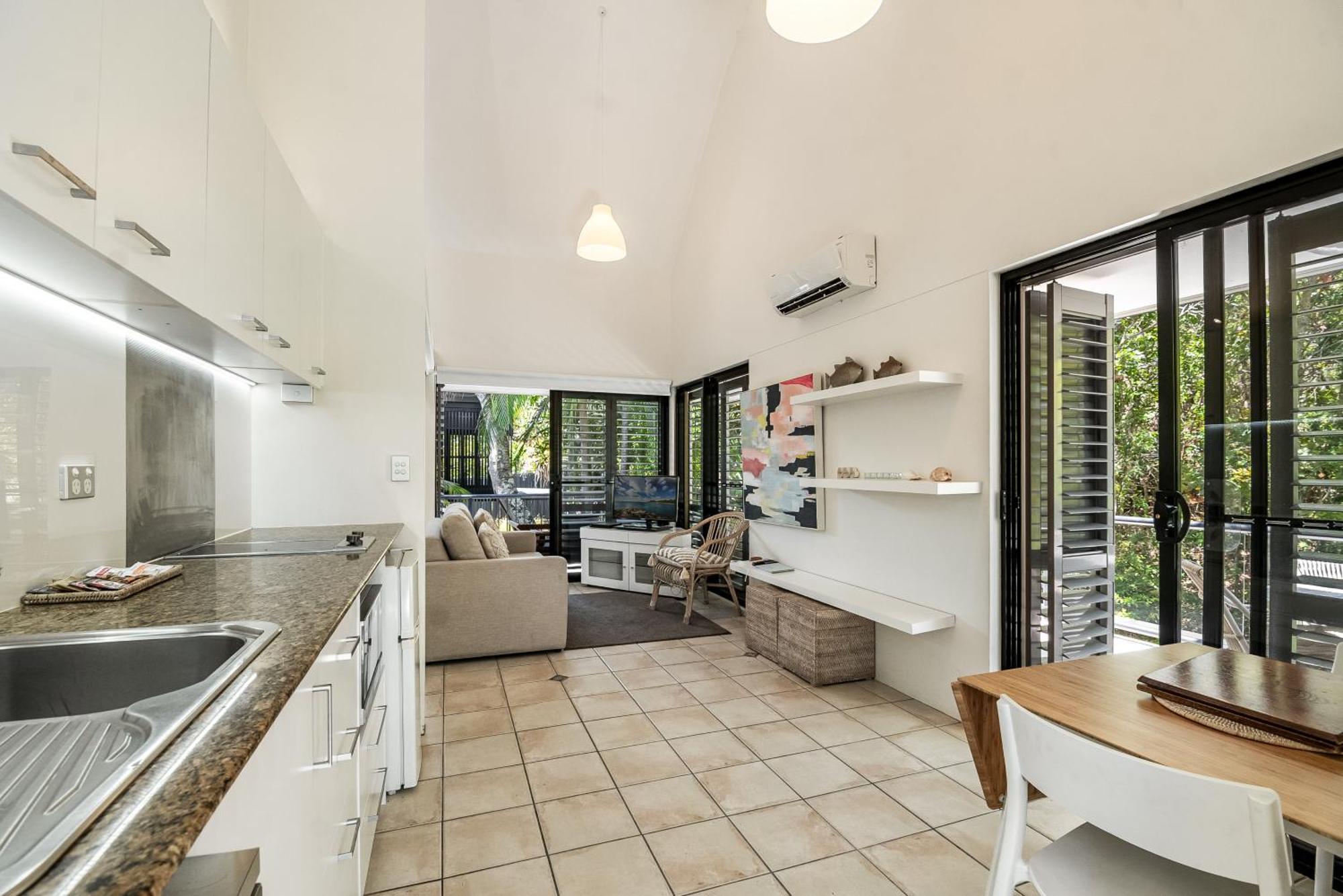 Julians Apartments Byron Bay Extérieur photo