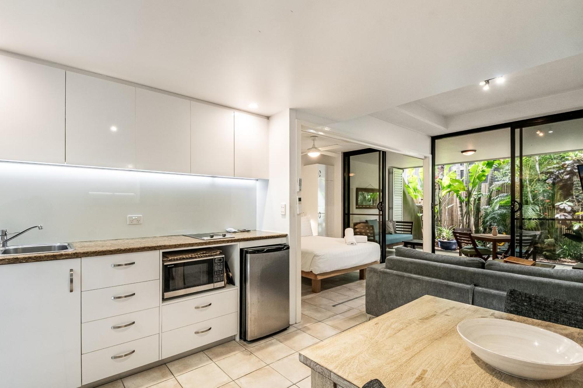Julians Apartments Byron Bay Extérieur photo