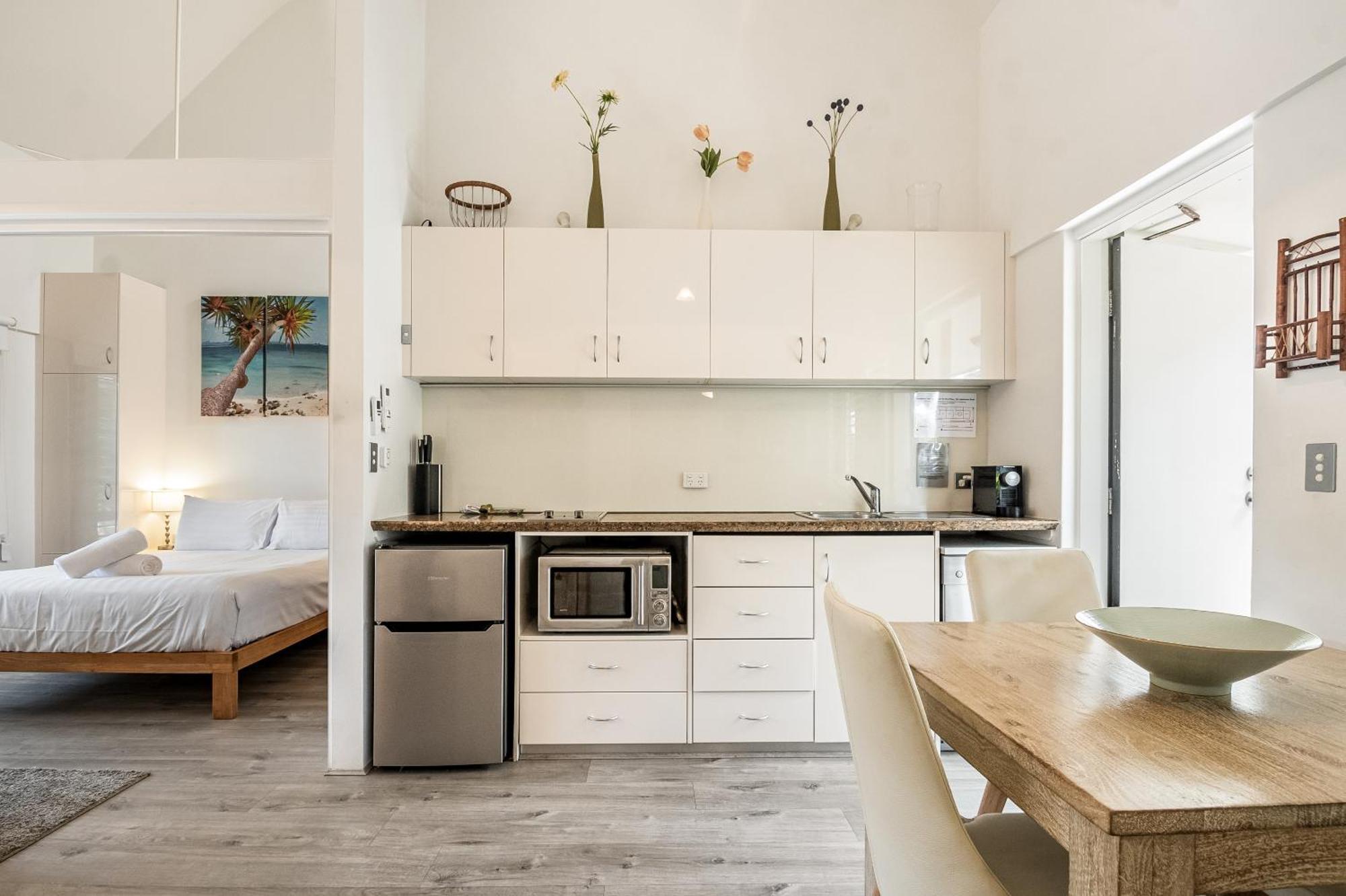 Julians Apartments Byron Bay Extérieur photo