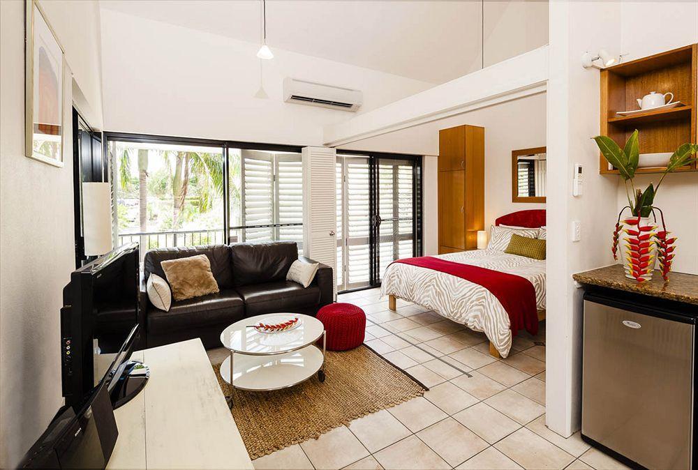 Julians Apartments Byron Bay Extérieur photo