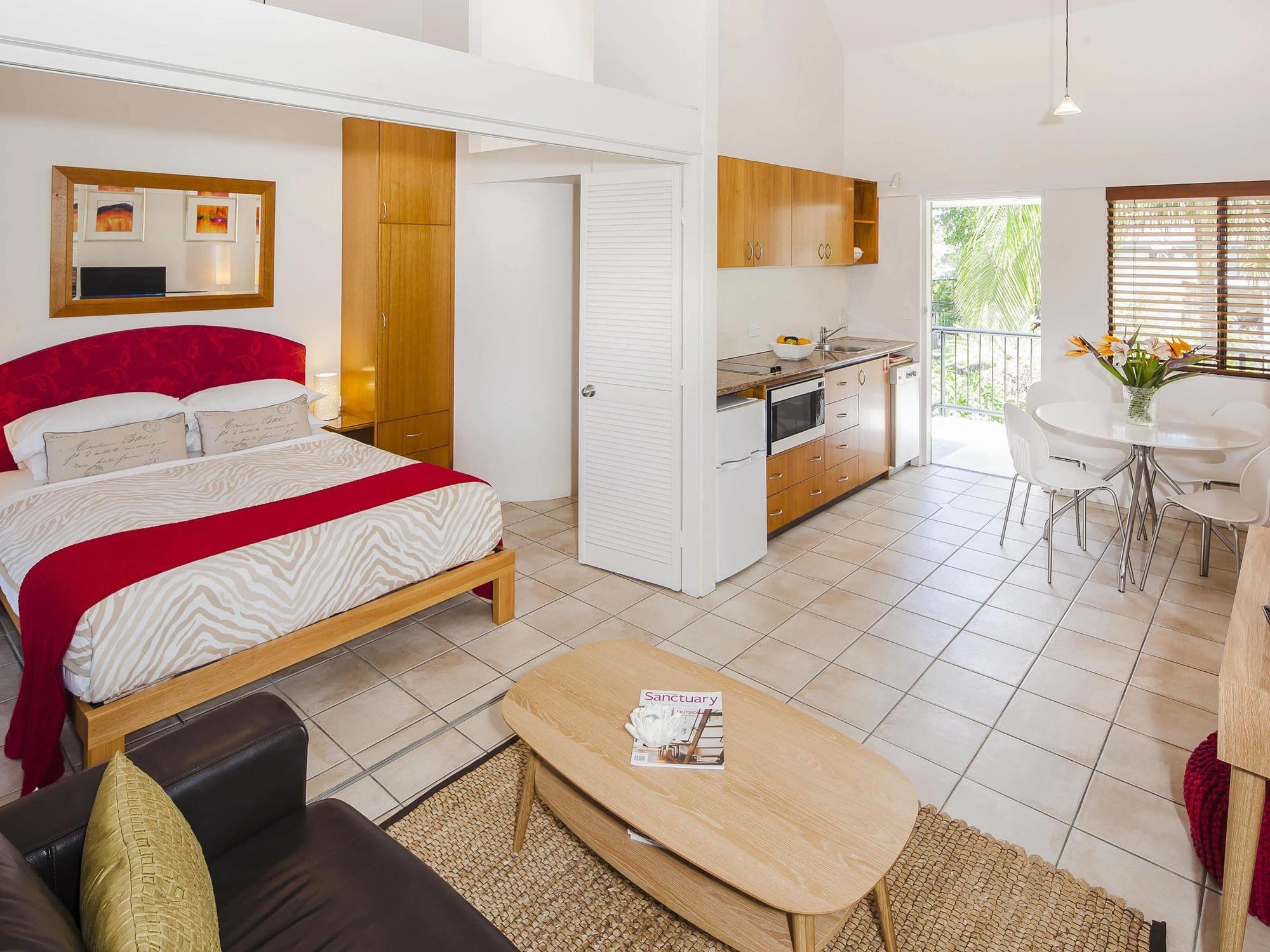 Julians Apartments Byron Bay Extérieur photo